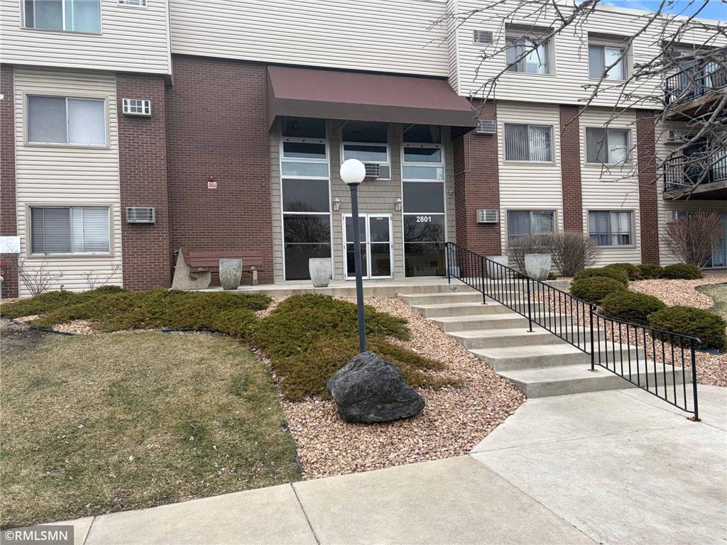 2801 Flag Avenue N #323 New Hope MN 55427 7046697 image1