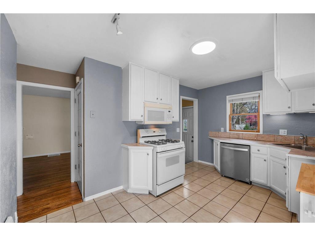 2801 W 71 1/2 Street Richfield MN 55423 7081648 image13