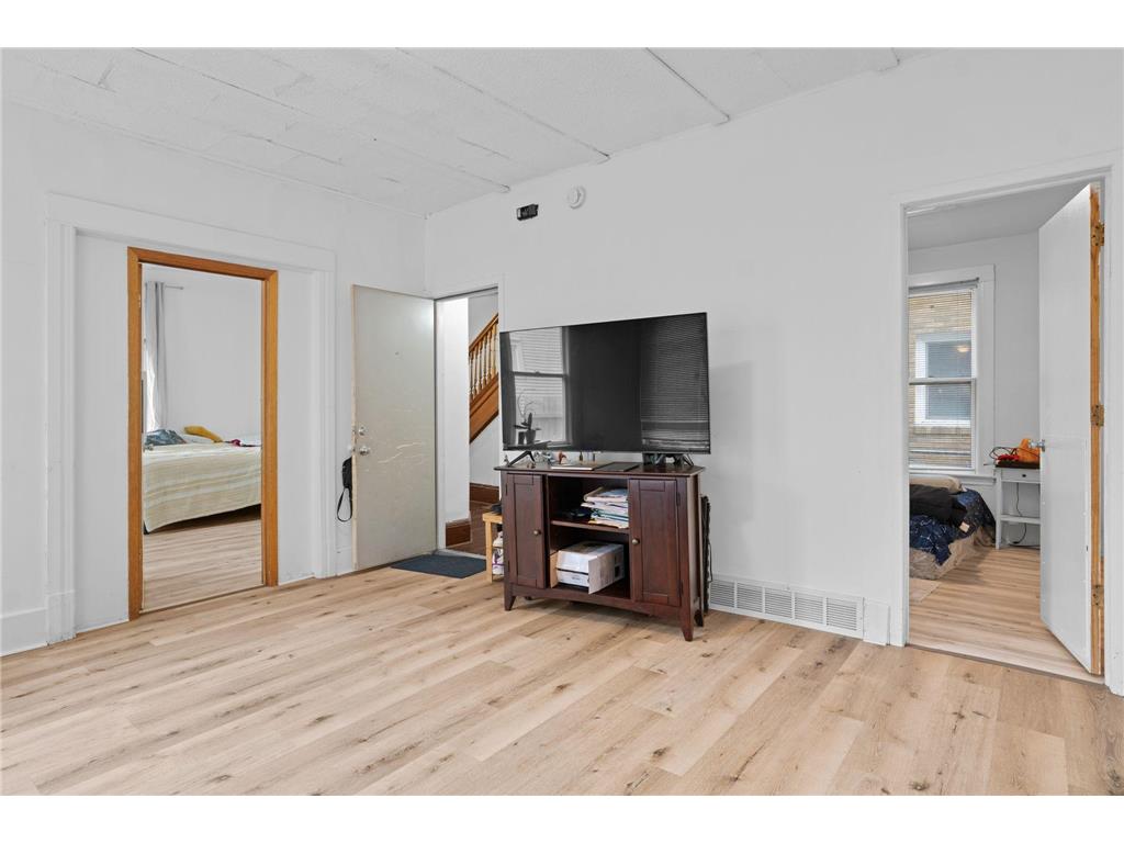 2802 Girard Avenue N Minneapolis MN 55411 6765267 image10