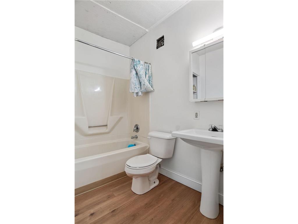 2802 Girard Avenue N Minneapolis MN 55411 6765267 image13