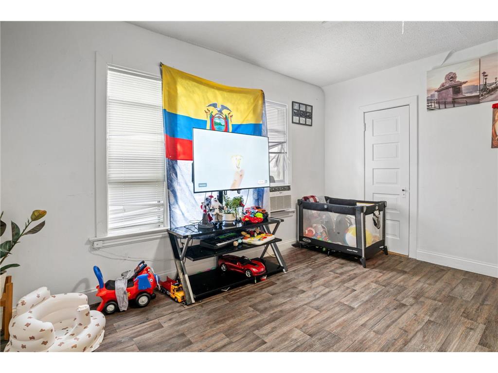 2802 Girard Avenue N Minneapolis MN 55411 6765267 image18