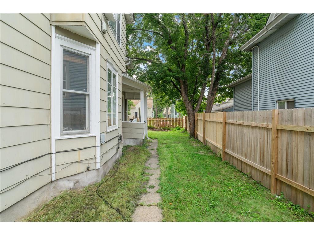 2802 Girard Avenue N Minneapolis MN 55411 6765267 image26