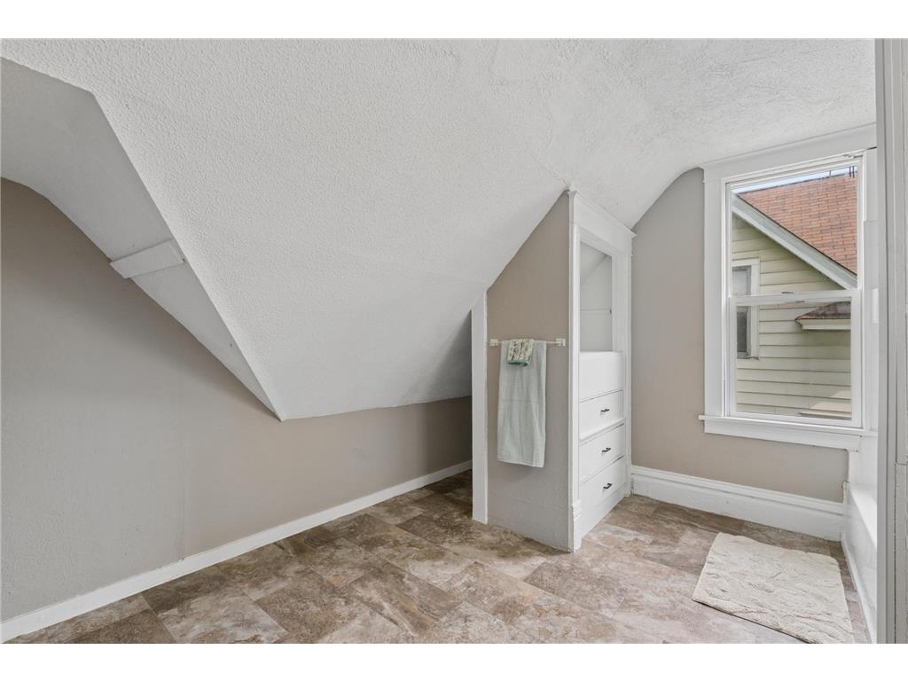 2803 Fremont Avenue N Minneapolis MN 55411 7084319 image16