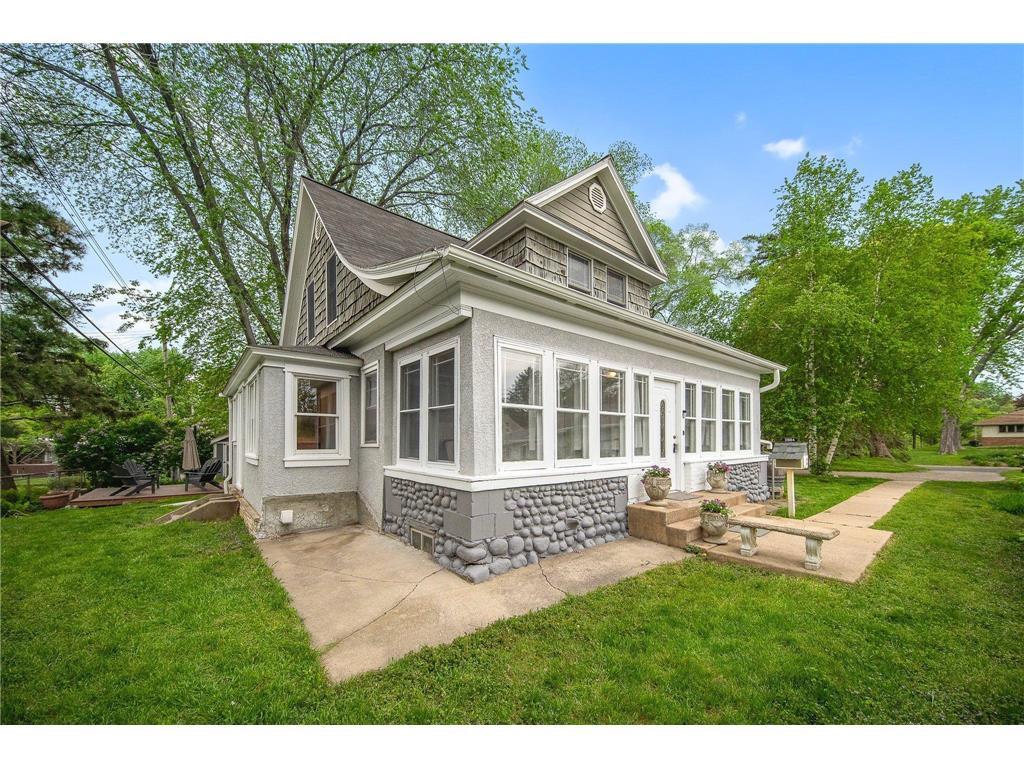 2804 30th Avenue NE Saint Anthony MN 55418 6567113 image1