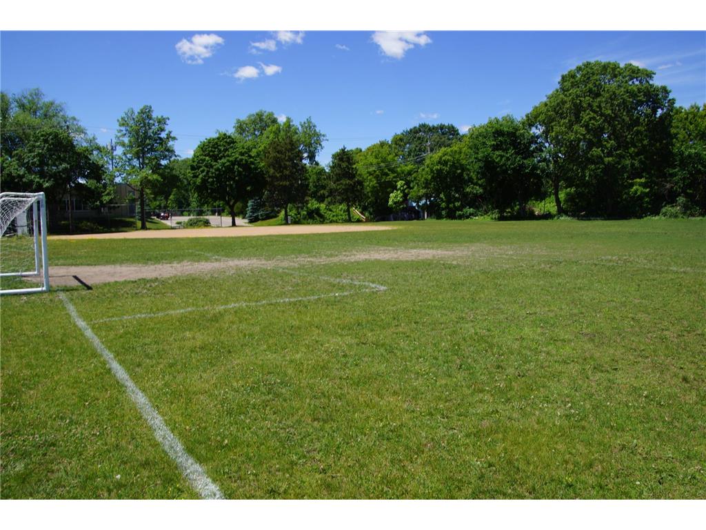 2804 37th Avenue S Minneapolis MN 55406 7081510 image37