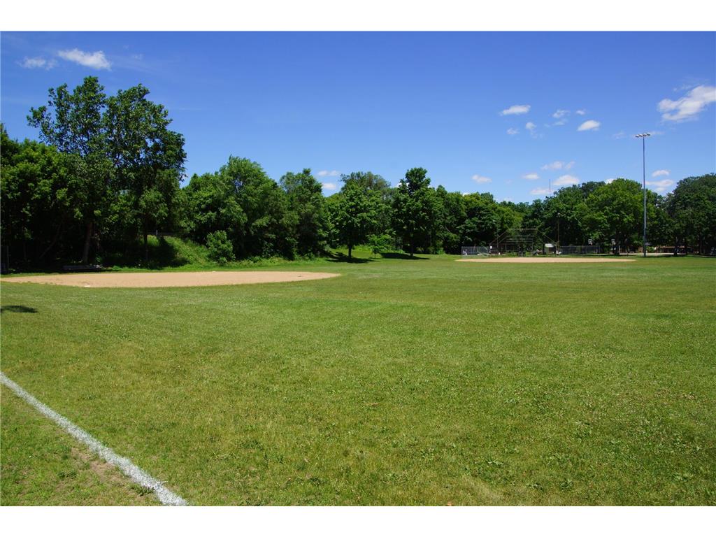 2804 37th Avenue S Minneapolis MN 55406 7081510 image38