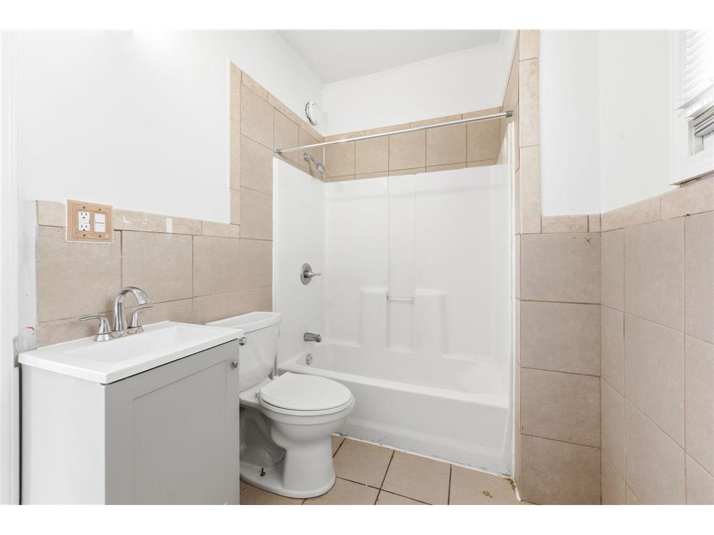 2804 Pillsbury Avenue S Minneapolis MN 55408 7050235 image10