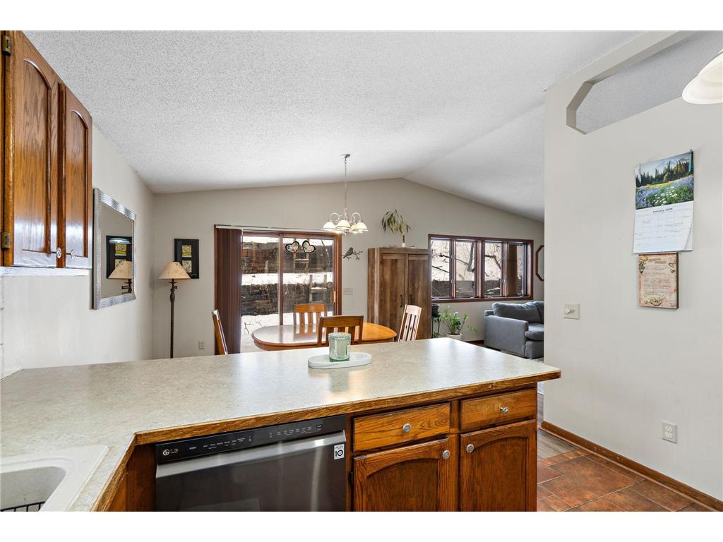 2805 Brookview Drive Burnsville MN 55337 7109562 image10