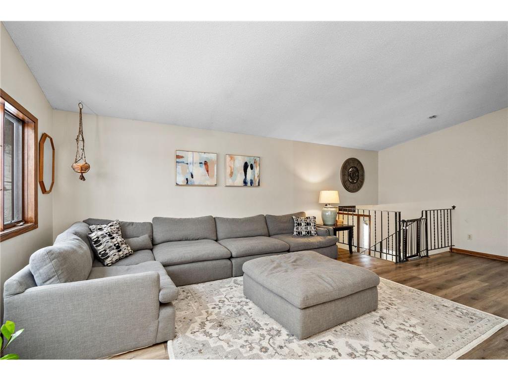 2805 Brookview Drive Burnsville MN 55337 7109562 image3