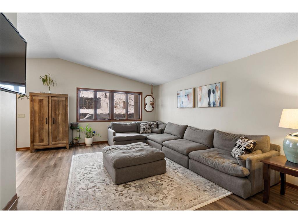2805 Brookview Drive Burnsville MN 55337 7109562 image4