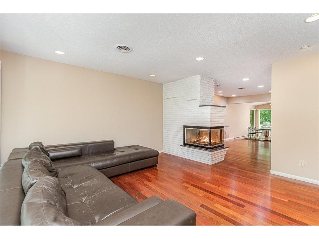 2805 Regent Avenue N Golden Valley MN 55422 6745059 image3