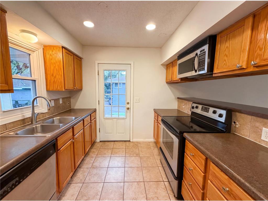 2807 Ohenry Road Brooklyn Center MN 55430 7062929 image6