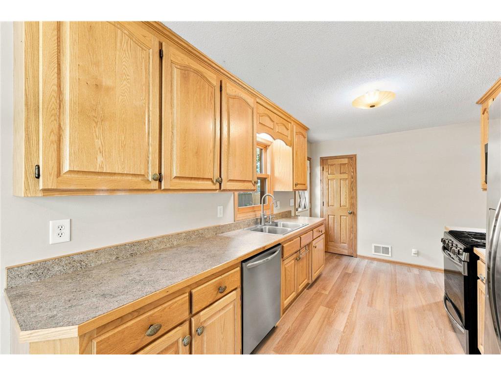 2808 Laport Drive Mounds View MN 55112 7095296 image14