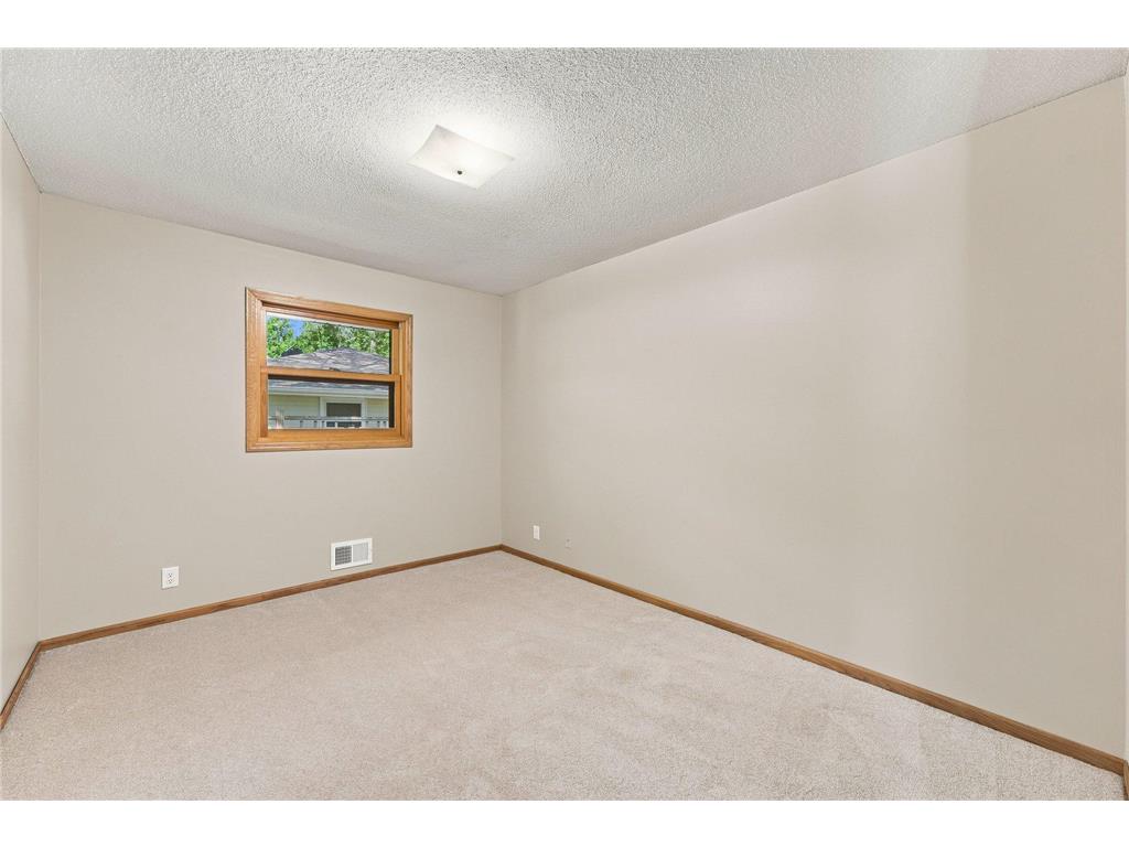 2808 Laport Drive Mounds View MN 55112 7095296 image22