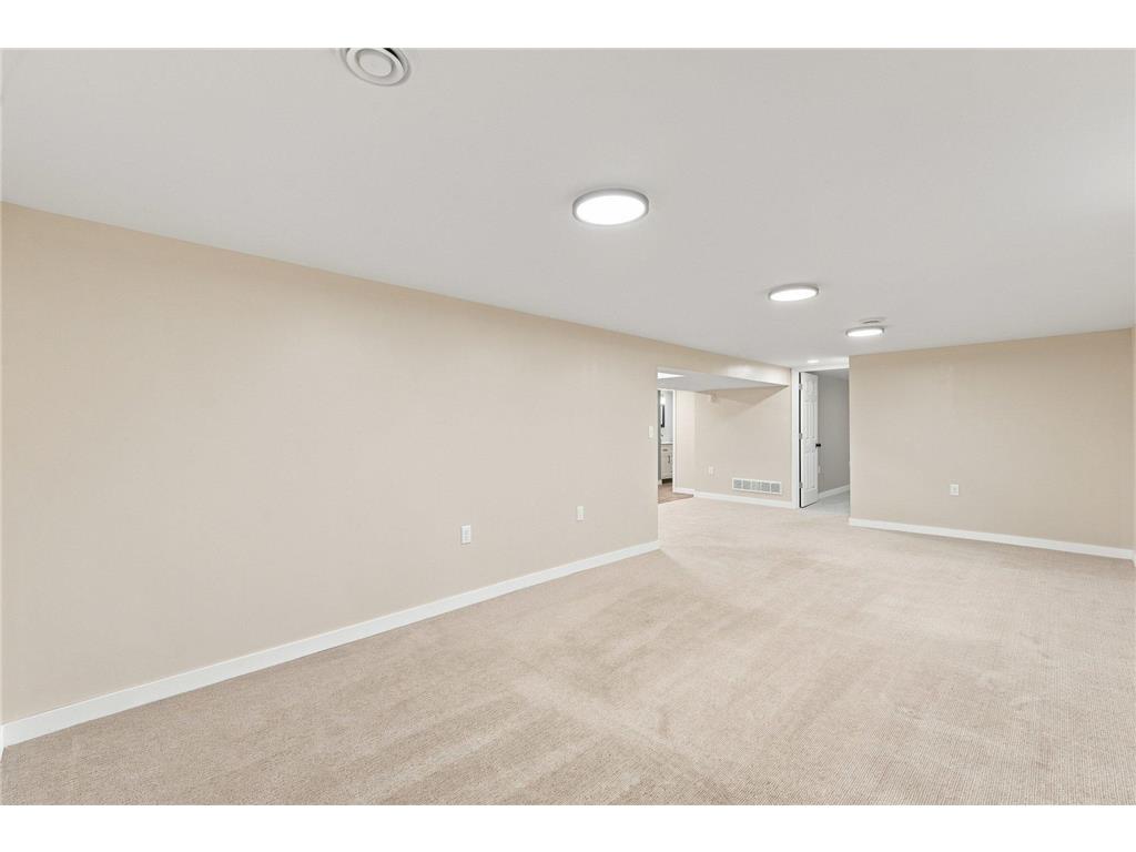 2808 Laport Drive Mounds View MN 55112 7095296 image32