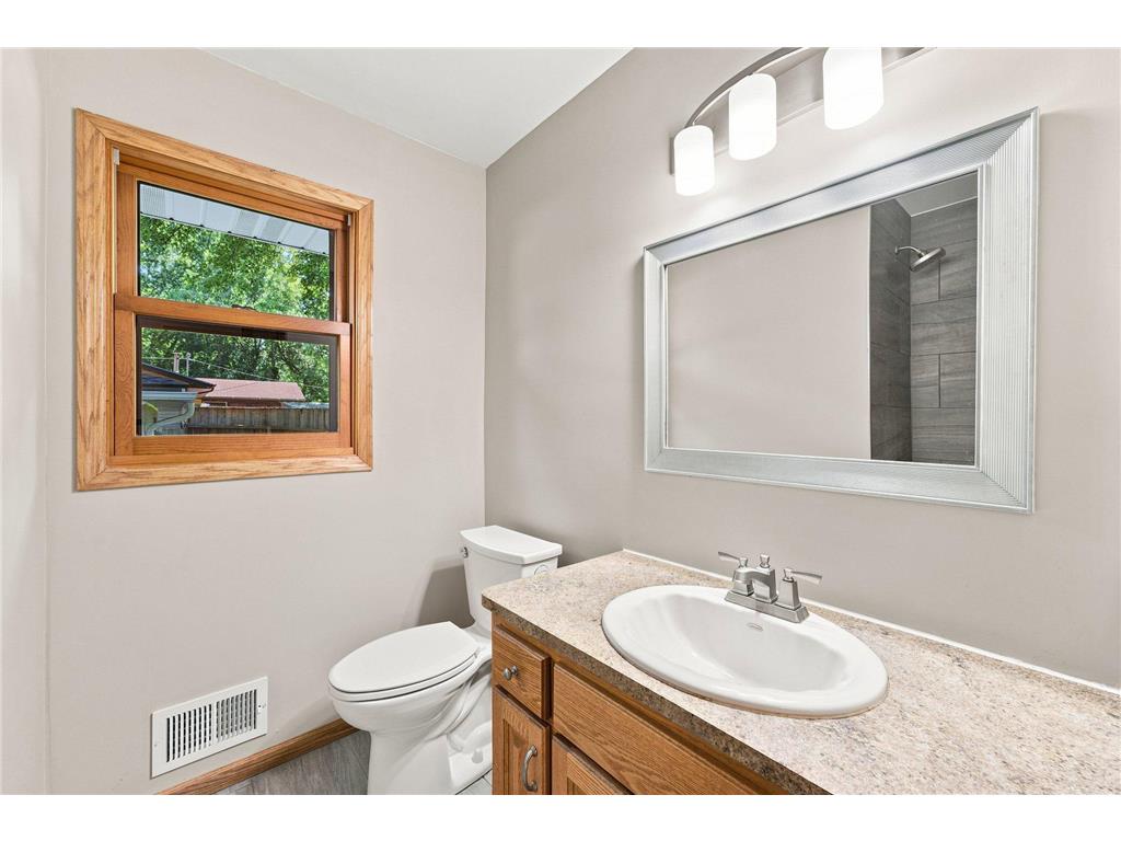 2808 Laport Drive Mounds View MN 55112 7095296 image34