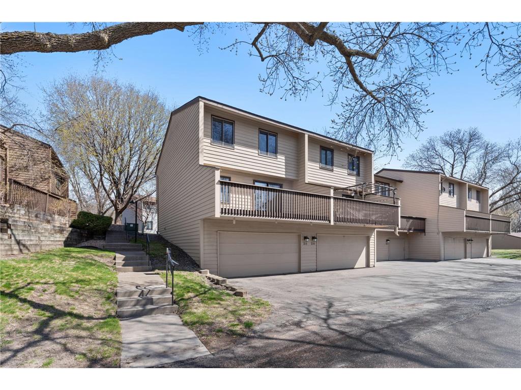 281 W Eagle Lake Drive Maple Grove MN 55369 7007831 image1