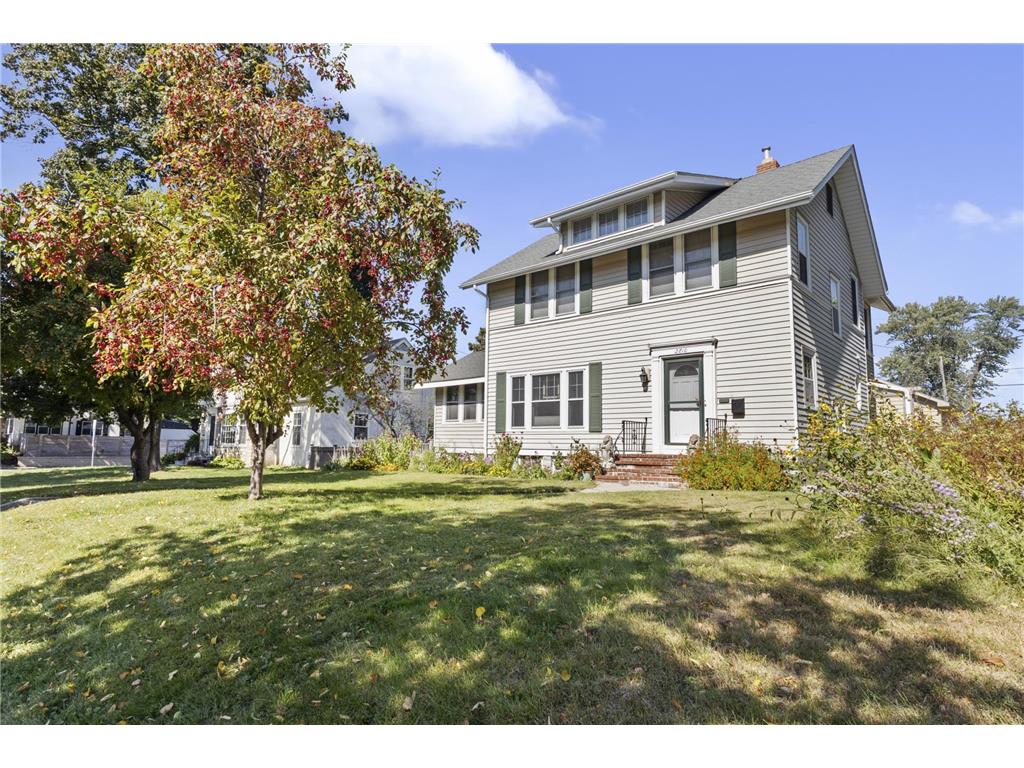 2810 E Minnehaha Parkway Minneapolis MN 55406 6790156 image1