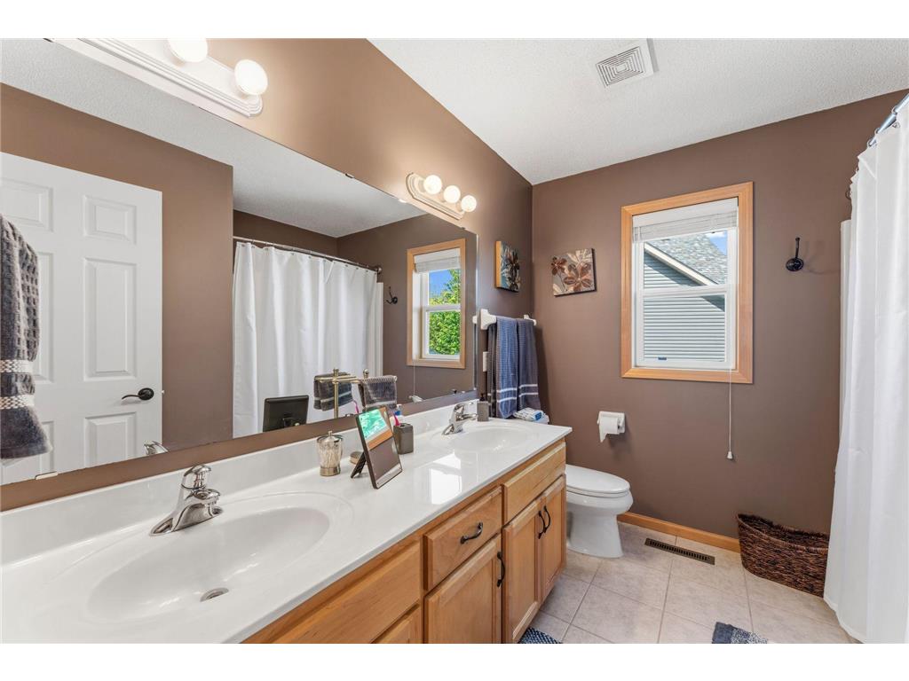 2810 White Eagle Drive Woodbury MN 55129 7076906 image35