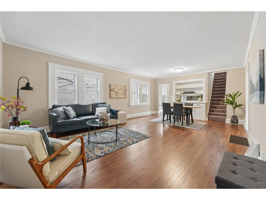 2811 Dupont Avenue N Minneapolis MN 55411 7043083 image1