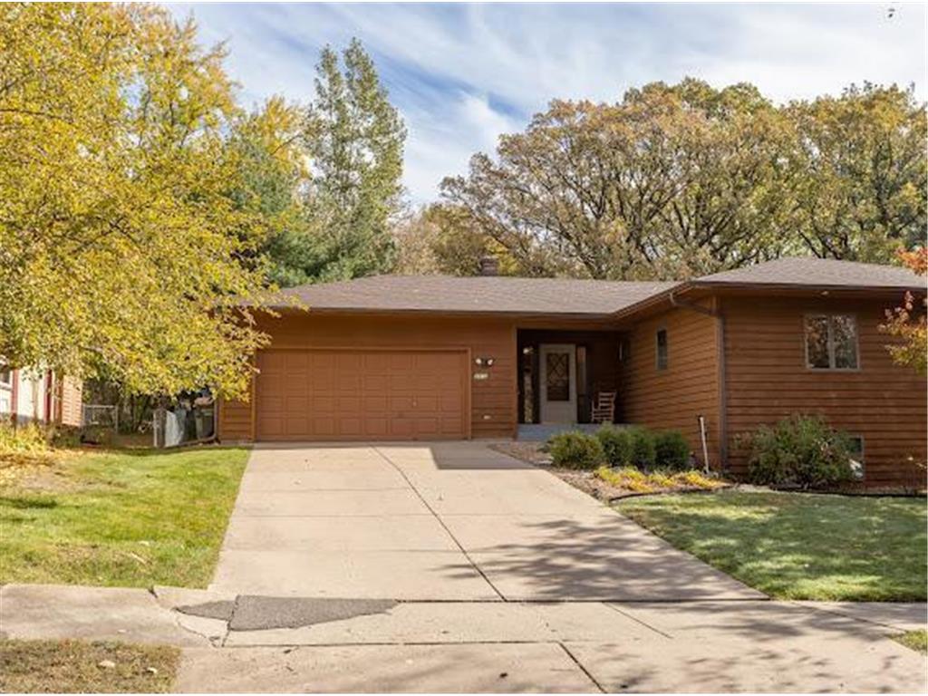 2812 1st Street N North Saint Paul MN 55109 6273771 image1