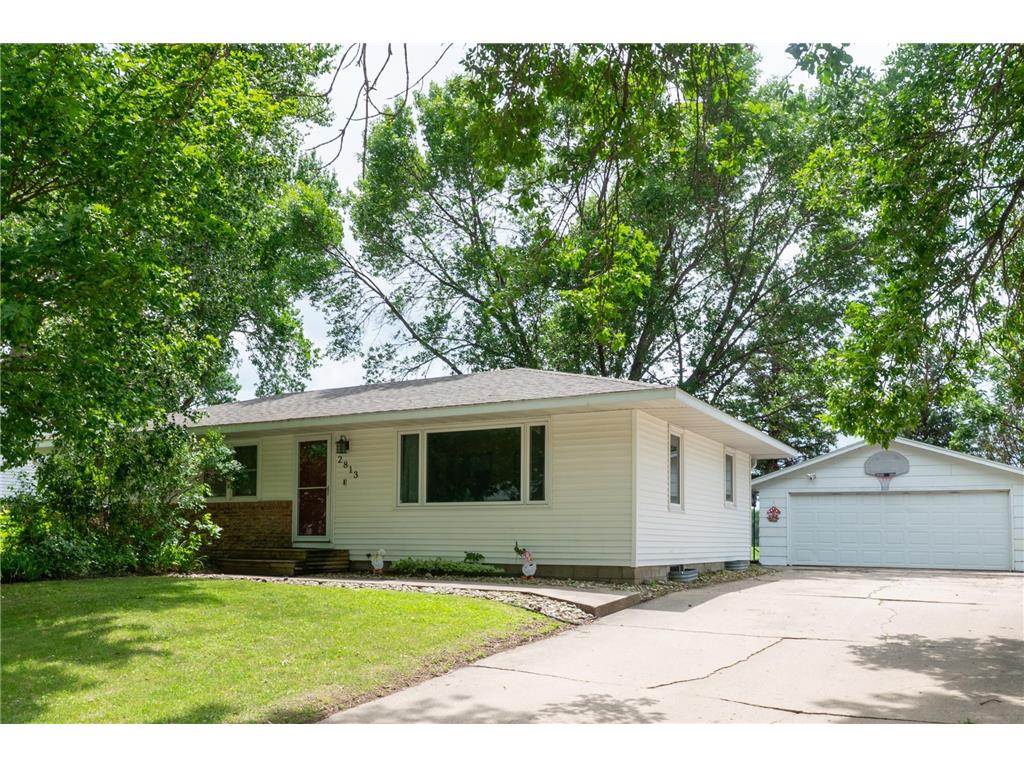 2813 12 Avenue NW Willmar MN 56201 7100908 image1