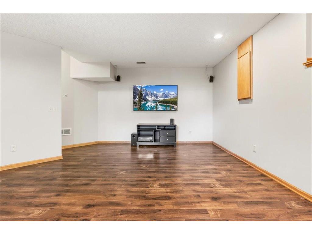 2813 88th Avenue NE Blaine MN 55449 7107530 image25