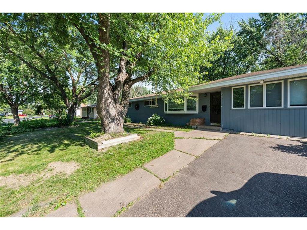 2813 Ohenry Road Brooklyn Center MN 55430 6787321 image1