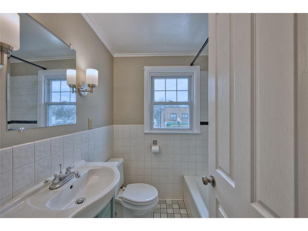 2815 1st Avenue Hibbing MN 55746 7029164 image24