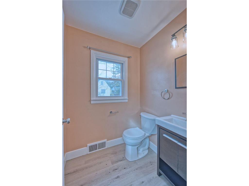 2815 1st Avenue Hibbing MN 55746 7029164 image36