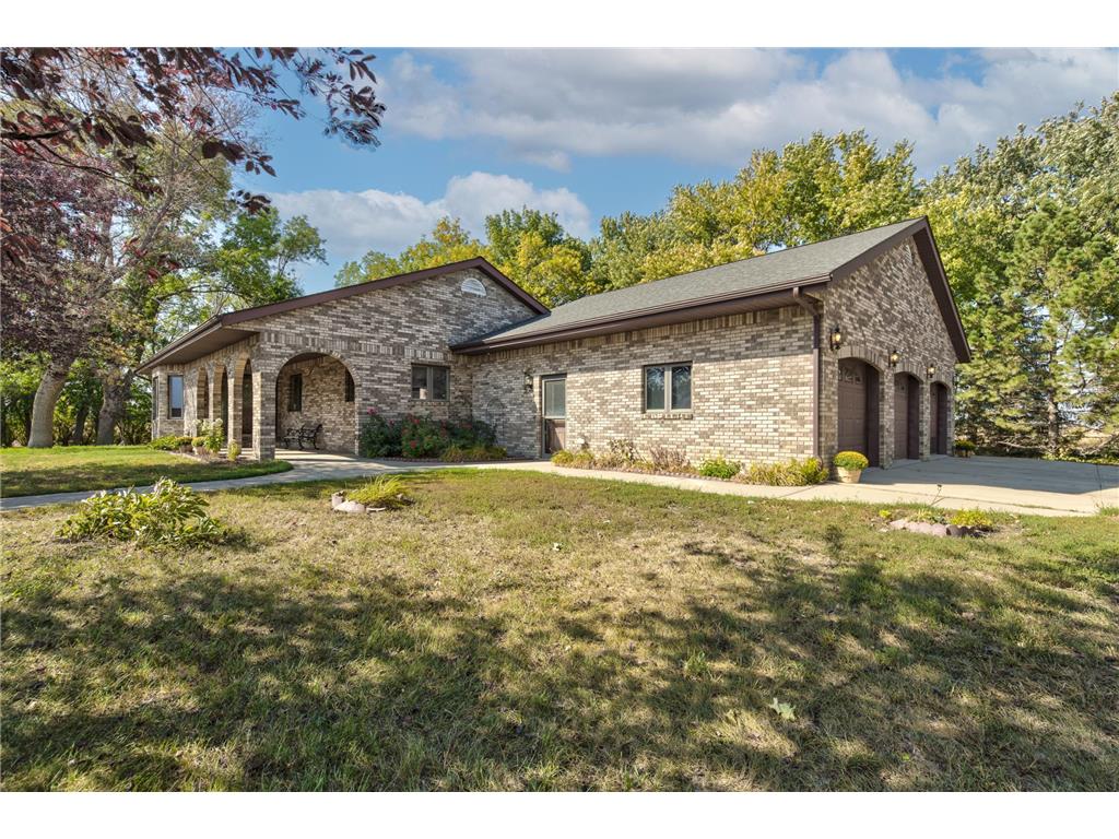 2815 260th Street Marshall MN 56258 6399474 image1