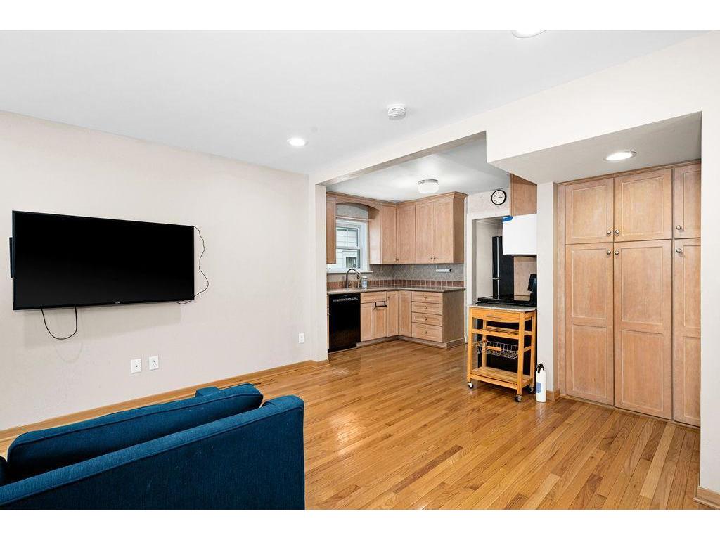 2815 E 2nd Street Duluth MN 55812 7014623 image23