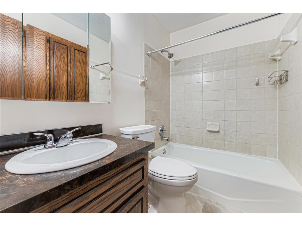 2816 Hillsboro Avenue N New Hope MN 55427 6799882 image12