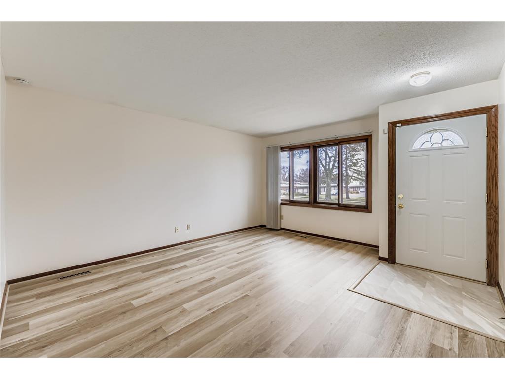 2816 Hillsboro Avenue N New Hope MN 55427 6799882 image2