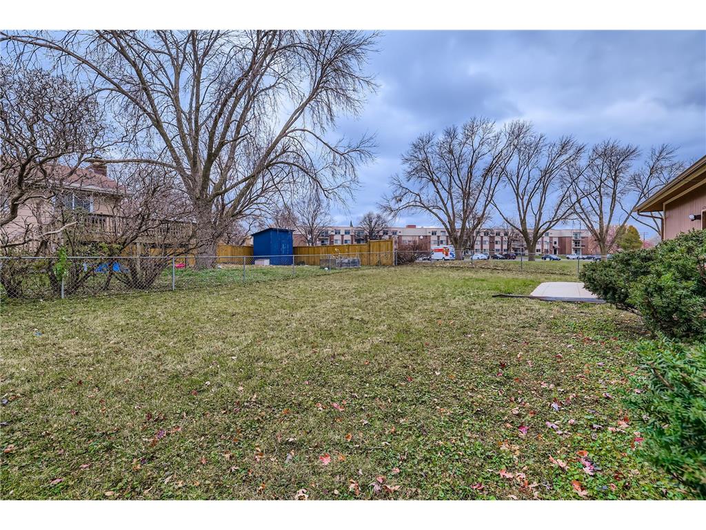 2816 Hillsboro Avenue N New Hope MN 55427 6799882 image20