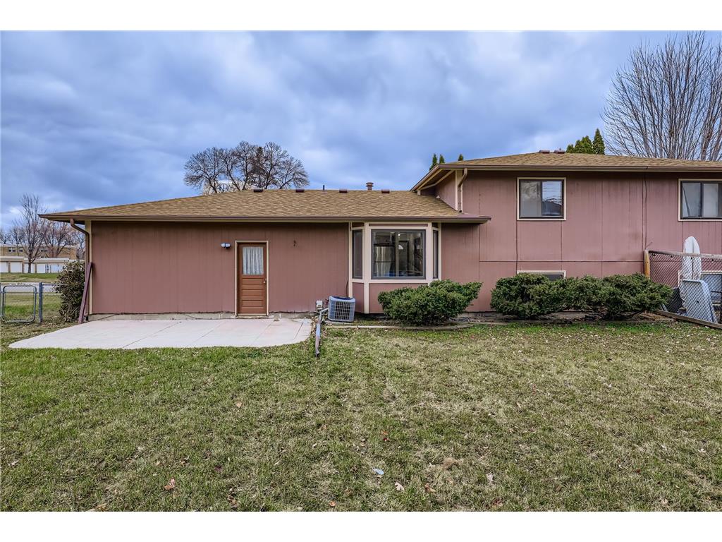 2816 Hillsboro Avenue N New Hope MN 55427 6799882 image21