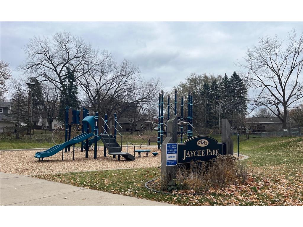 2816 Hillsboro Avenue N New Hope MN 55427 6799882 image22