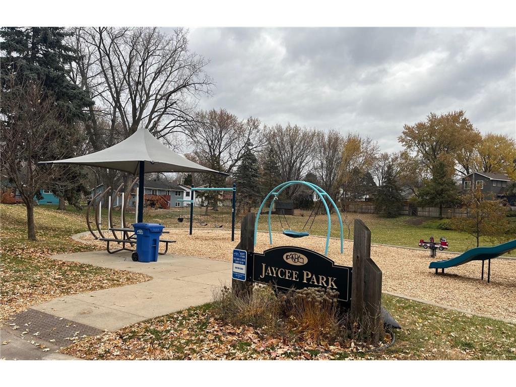 2816 Hillsboro Avenue N New Hope MN 55427 6799882 image23