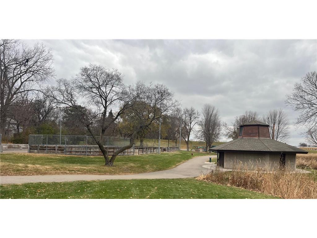 2816 Hillsboro Avenue N New Hope MN 55427 6799882 image26