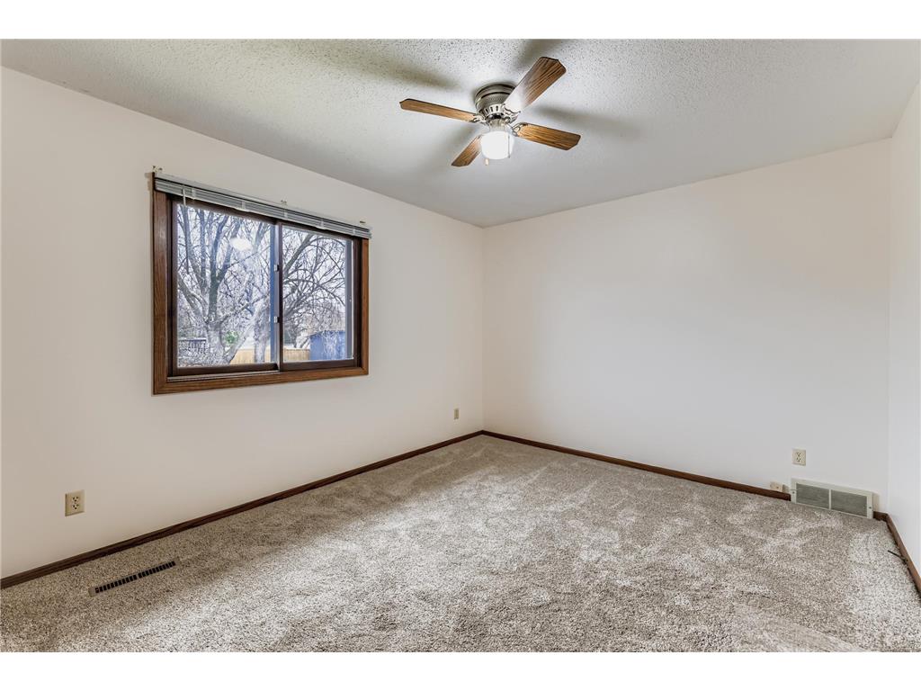 2816 Hillsboro Avenue N New Hope MN 55427 6799882 image9