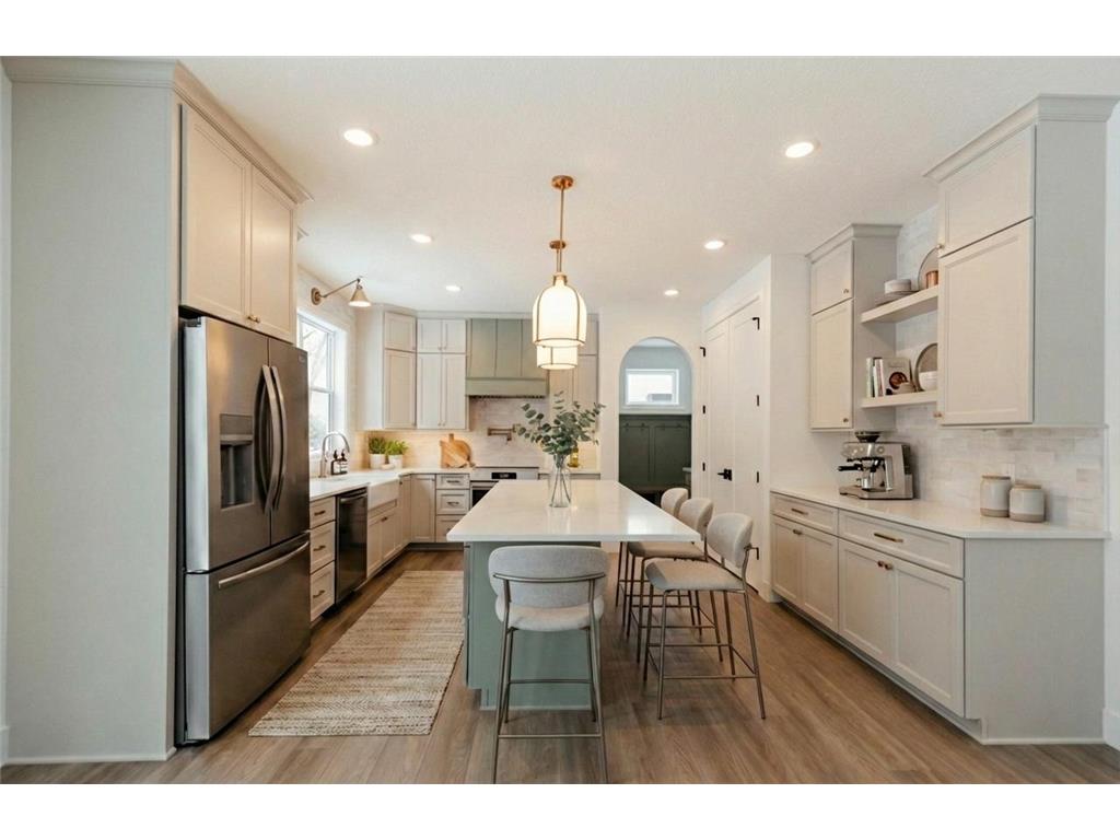 2816 Oxford Street N Roseville MN 55126 7019822 image1