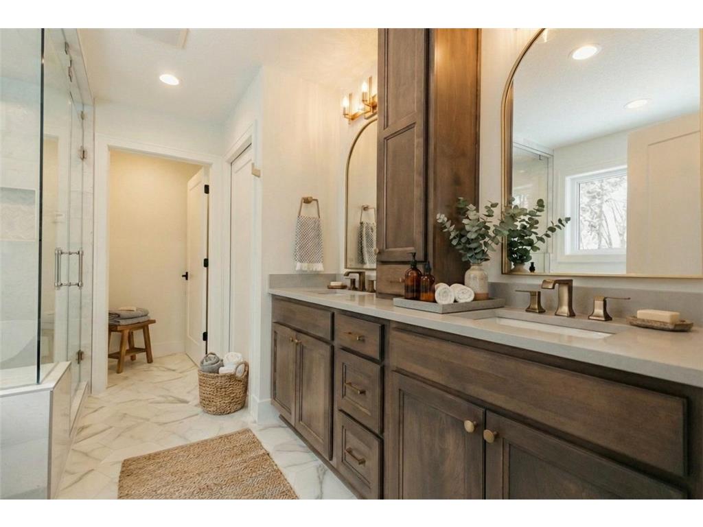 2816 Oxford Street N Roseville MN 55126 7019822 image7