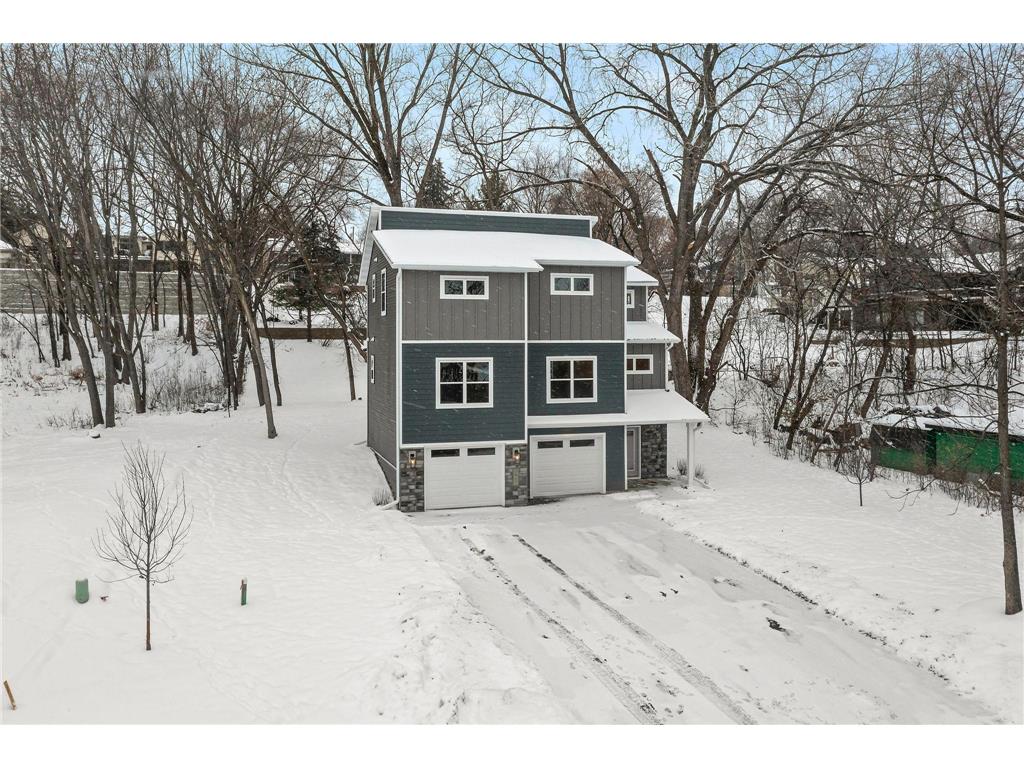 2817 Victoria Street N Roseville MN 55113 - Owasso 6779360 image2