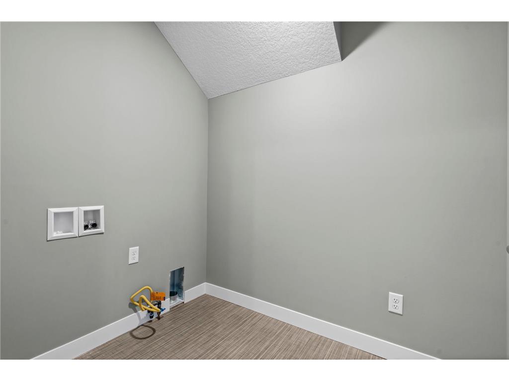 2817 Victoria Street N Roseville MN 55113 - Owasso 6779360 image29