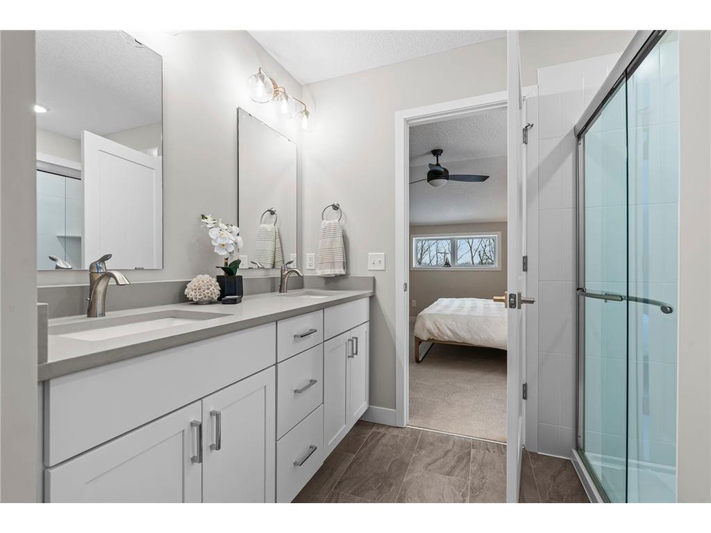 2817 Victoria Street N Roseville MN 55113 - Owasso 6779360 image33