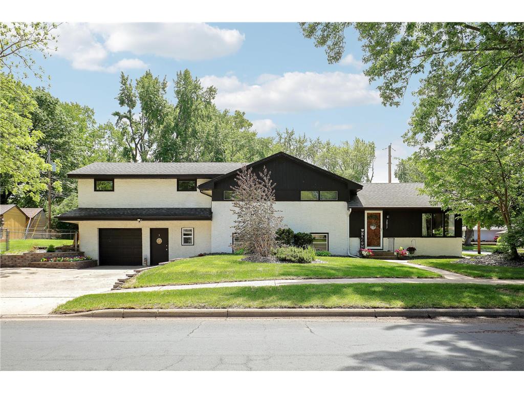 2817 W 108th Street Bloomington MN 55431 7083311 image1