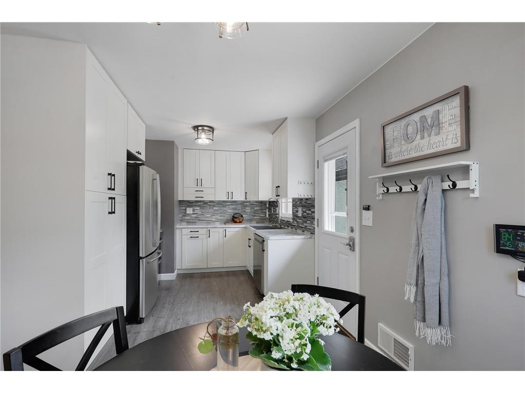 2817 W 108th Street Bloomington MN 55431 7083311 image12
