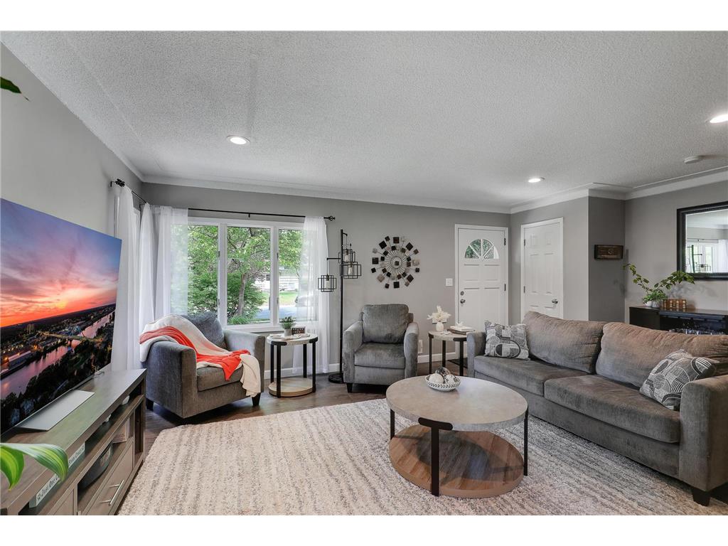 2817 W 108th Street Bloomington MN 55431 7083311 image3