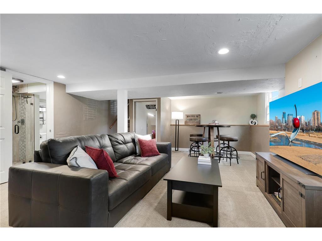 2817 W 108th Street Bloomington MN 55431 7083311 image35