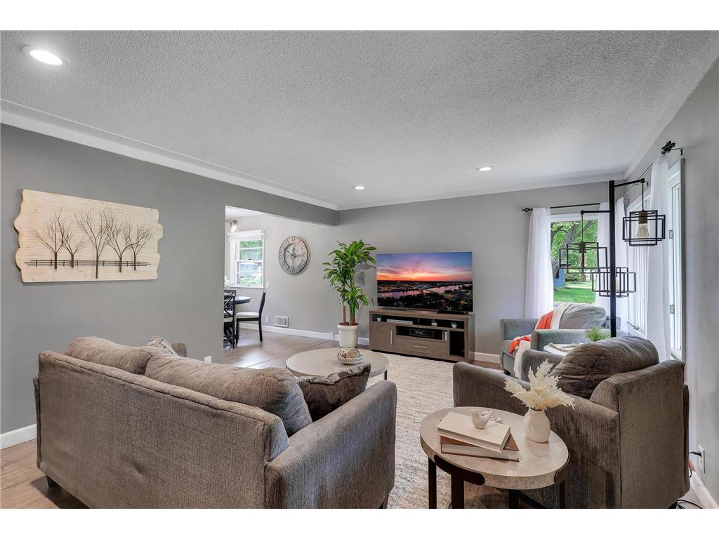 2817 W 108th Street Bloomington MN 55431 7083311 image6